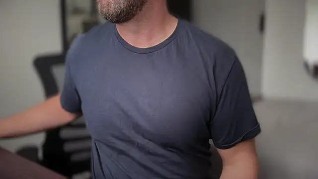 Mr Beef online show from October 13, 2025, 12:49 pm