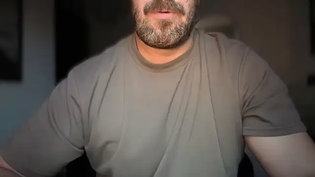 Mr Beef online show from October 21, 2025, 5:02 pm