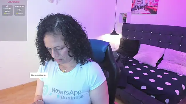 Aliciia cute1 online show from December 3, 2025, 9:02 pm