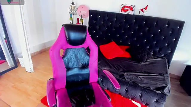 Aliciia cute1 online show from February 13, 2026, 9:44 pm