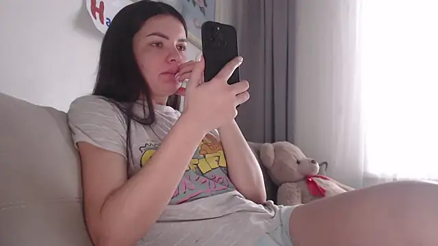  JustmeHere  online show from February 7, 2026, 9:35 am