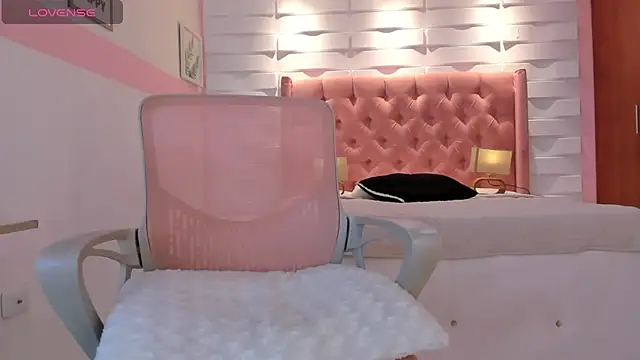 mhelissaw online show from January 2, 2025, 9:54 am