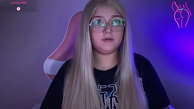 SweetPaige  online show from February 18, 2025, 11:19 pm