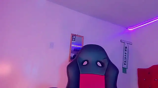 naomy  xx online show from March 5, 2025, 8:00 pm