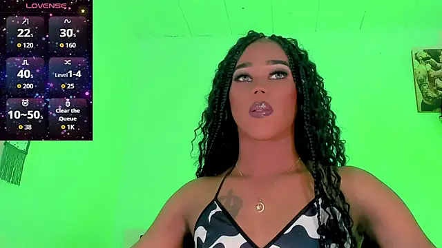 naomy  xx online show from September 17, 2025, 9:27 pm