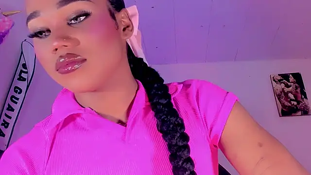 naomy  xx online show from October 18, 2025, 2:58 am