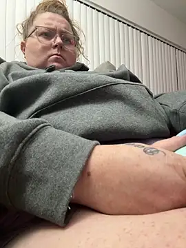 Snapshot of BBW2320 chatting on September 21, 2025, 4:47 am BBW2320 online show from September 21, 2025, 4:47 am