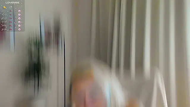 mira robinsonnn online show from September 30, 2025, 3:06 pm