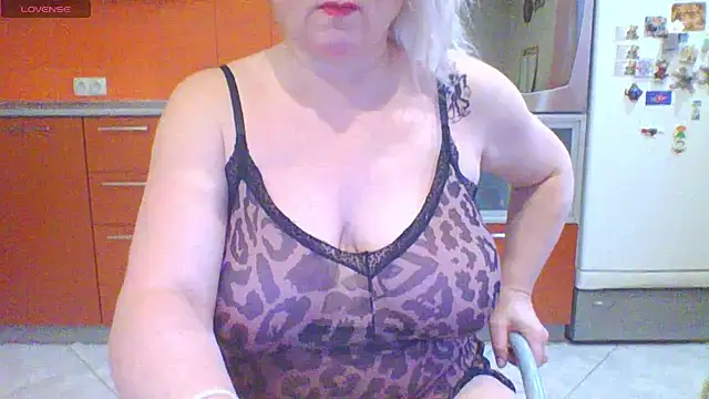 mira robinsonnn online show from February 17, 2026, 2:08 am