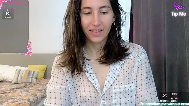 marrycolins online show from September 15, 2025, 4:01 am