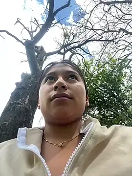 LinnaGardenia online show from December 1, 2024, 5:13 pm