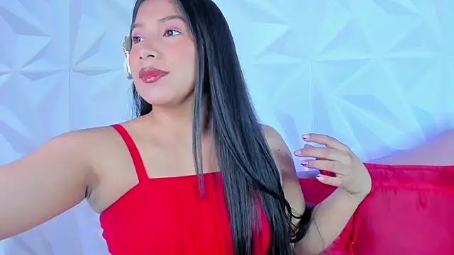 LinnaGardenia online show from December 27, 2024, 2:01 pm