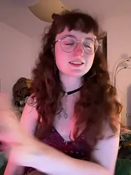 Snapshot of _foxygirl_ chatting on March 9, 2025, 6:43 pm foxygirl online show from March 9, 2025, 6:43 pm