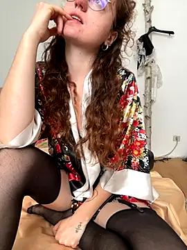 Snapshot of _foxygirl_ chatting on October 15, 2025, 8:58 am foxygirl online show from October 15, 2025, 8:58 am