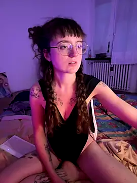 Snapshot of _foxygirl_ chatting on October 16, 2025, 5:03 pm foxygirl online show from October 16, 2025, 5:03 pm