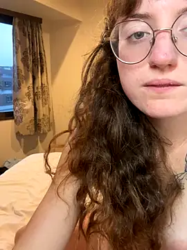 Snapshot of _foxygirl_ chatting on November 25, 2025, 8:14 am foxygirl online show from November 25, 2025, 8:14 am