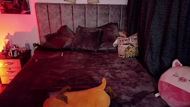 Inori 08 online show from November 3, 2025, 11:15 pm