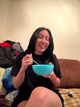 Snapshot of LunaAurora3 chatting on January 14, 2026, 3:23 am LunaAurora3 online show from January 14, 2026, 3:23 am