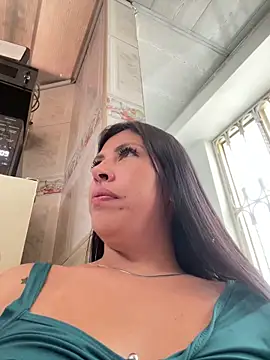 Alanna atm  online show from December 19, 2024, 4:02 pm