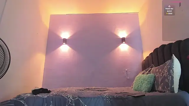 Sofia Clauss  online show from March 2, 2025, 9:31 am