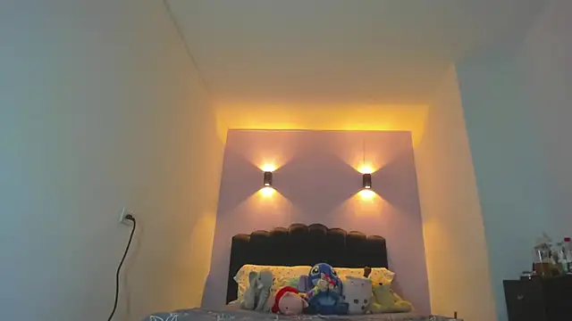 Sofia Clauss  online show from March 25, 2026, 4:18 am