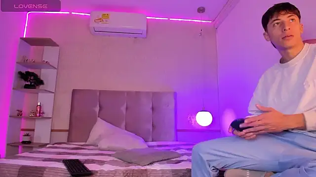 AlessandroDybala online show from February 7, 2025, 11:45 am