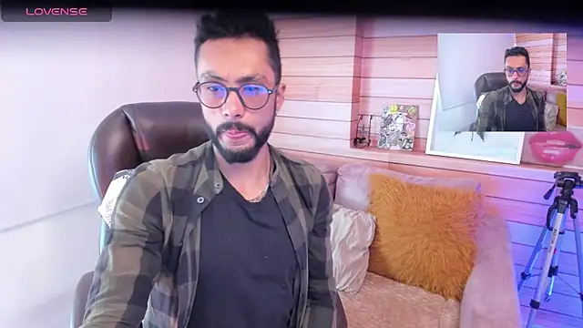 Tom cooper  online show from February 7, 2025, 1:11 pm