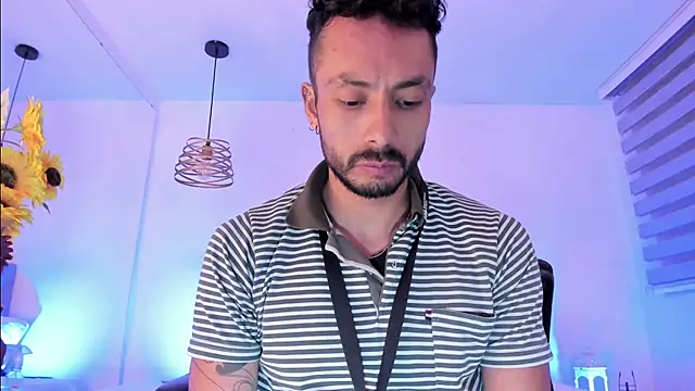 Tom cooper  online show from October 3, 2025, 12:13 pm