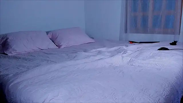 Lauren A online show from February 25, 2025, 1:41 am