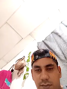 CristalAndBigMan online show from February 22, 2026, 8:07 pm