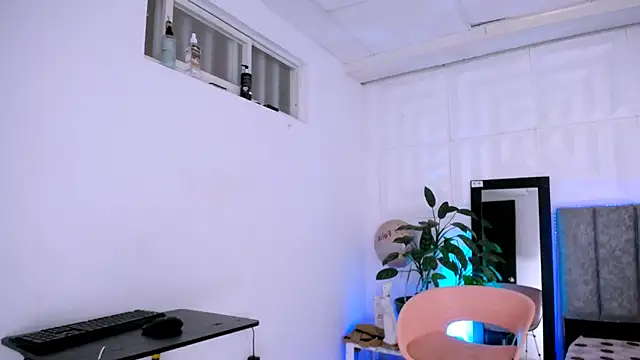 Snapshot of nataly_red chatting on September 13, 2025, 6:40 pm nataly red online show from September 13, 2025, 6:40 pm