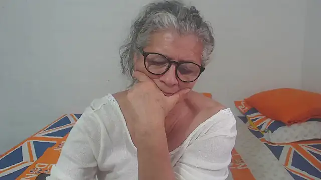 Snapshot of candy_mature_ chatting on February 19, 2025, 9:58 pm candy mature online show from February 19, 2025, 9:58 pm