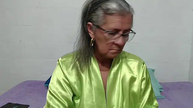 Snapshot of candy_mature_ chatting on October 6, 2025, 11:35 pm candy mature online show from October 6, 2025, 11:35 pm