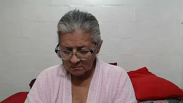 candy mature  online show from October 31, 2025, 11:17 pm