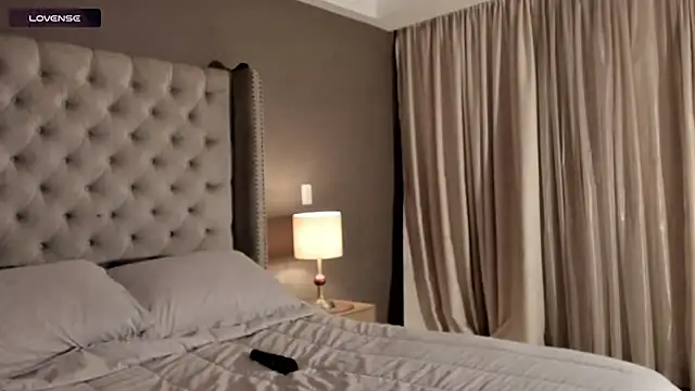 vangie  online show from October 14, 2025, 11:49 pm