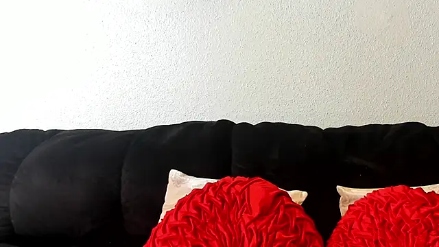 yiauana online show from March 11, 2025, 5:57 pm