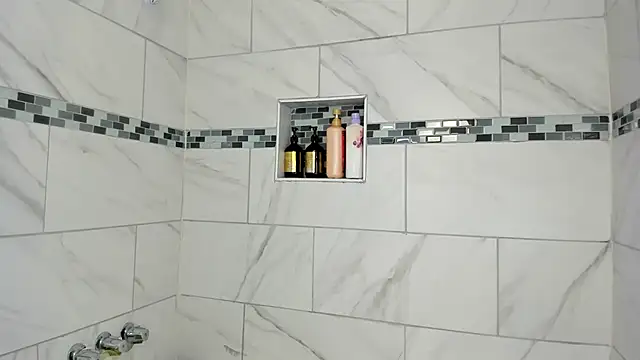 yiauana online show from September 19, 2025, 4:14 am