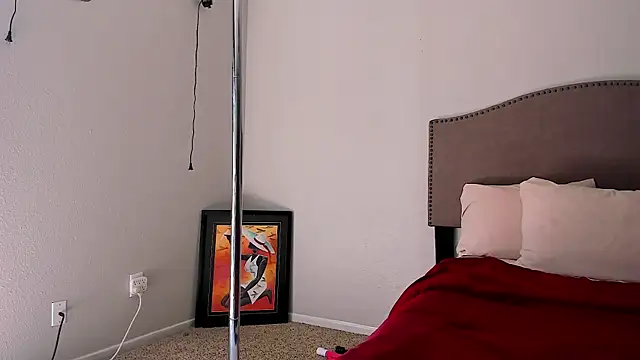 yiauana online show from October 15, 2025, 7:14 pm