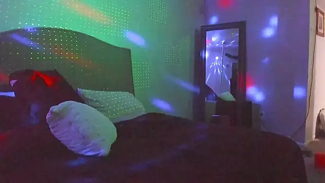 yiauana online show from March 30, 2026, 2:56 am