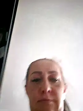 AvaLloyd online show from February 25, 2025, 12:24 pm