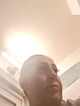 AvaLloyd online show from October 17, 2025, 2:48 am