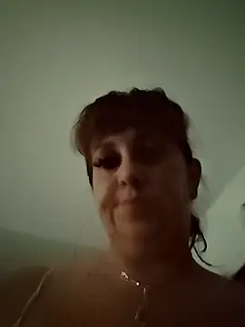 AvaLloyd online show from November 5, 2025, 2:50 pm