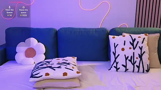 Ester Hill online show from February 23, 2025, 1:57 am