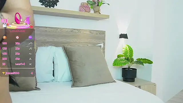 keyla scott  online show from November 15, 2025, 9:21 pm