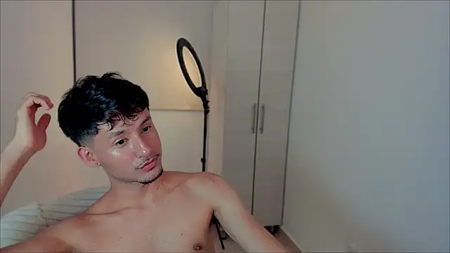 dimitri targaryen online show from December 3, 2024, 8:05 am