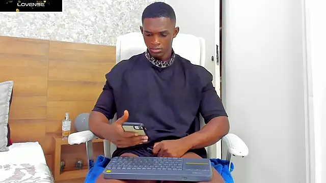 nicolaskan online show from December 12, 2024, 12:44 pm