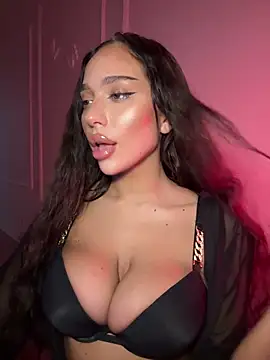 Snapshot of CardiSweetBaby chatting on December 14, 2025, 7:51 pm CardiSweetBaby online show from December 14, 2025, 7:51 pm