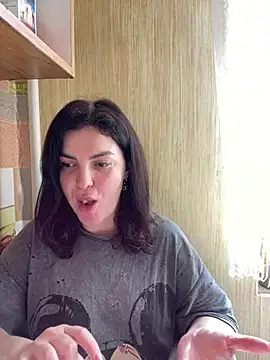 Snapshot of Karolina_llove chatting on March 3, 2025, 8:16 am Karolina llove online show from March 3, 2025, 8:16 am