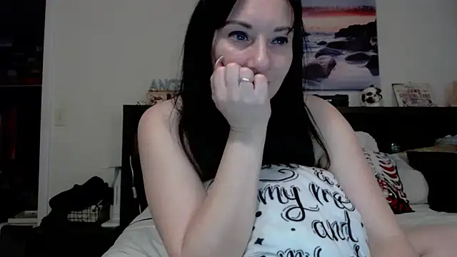 CrystalLakeXO online show from October 4, 2025, 6:22 am