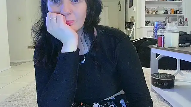 CrystalLakeXO online show from October 8, 2025, 4:32 am